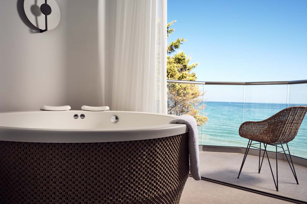 Superior Suite sea view with whirlpool